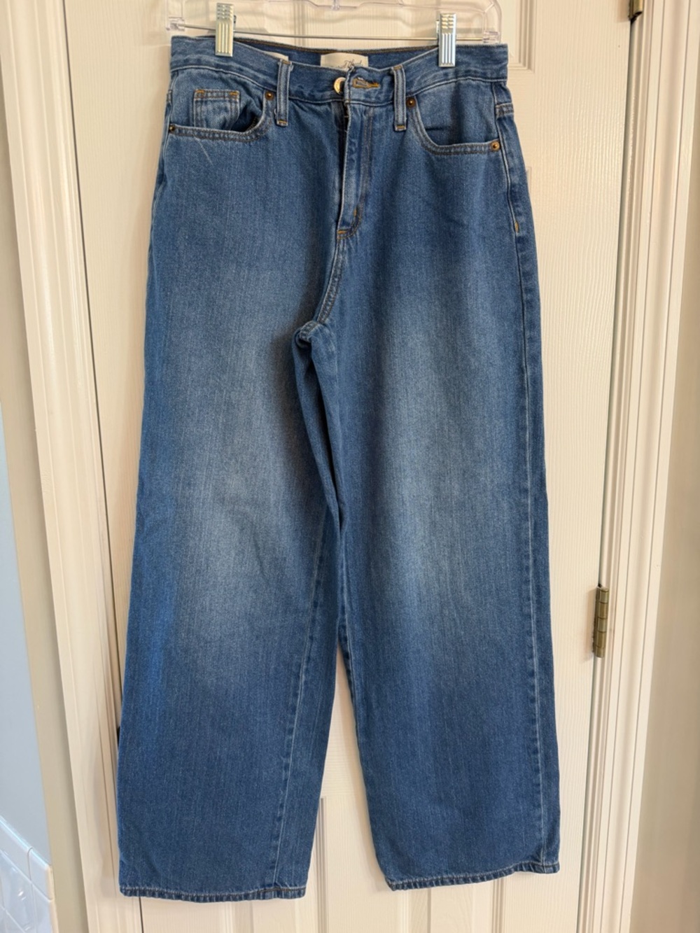 Universal thread, relaxed wide leg, women’s  Blue Denim Jeans